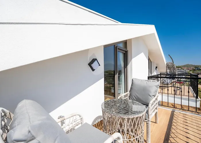 Secil, Fethiyede Tatil Keyfi Willa